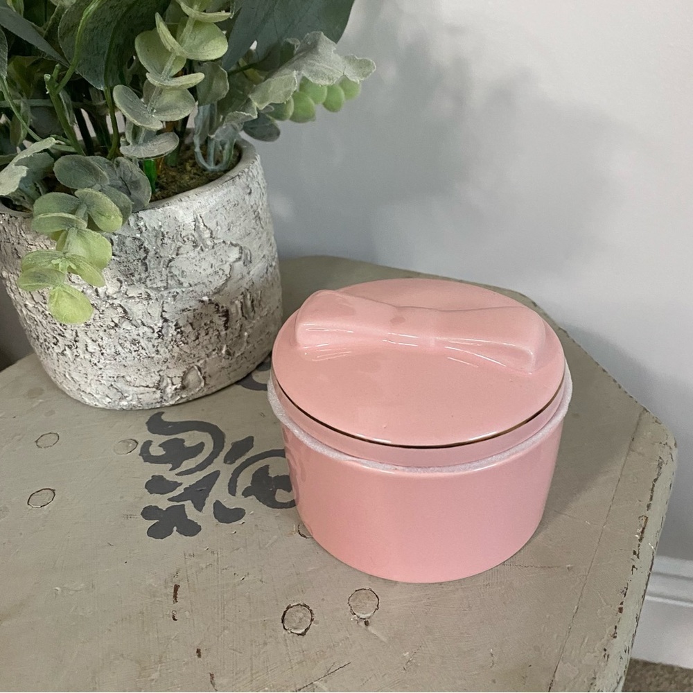 [Cupcakes & Cashmere] Pink Ceramic Lidded Jar Bow Detail